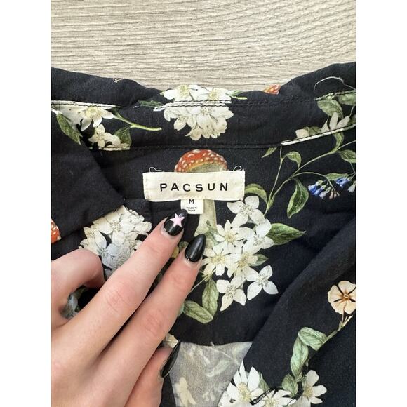 Pacsun Shirt Men's Medium Adult Black Floral Button Up Camp Outdoors Collared‎ - Picture 3 of 6
